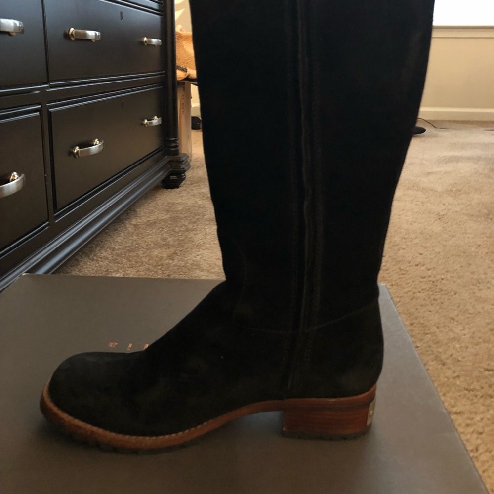 UGG Broome in Black